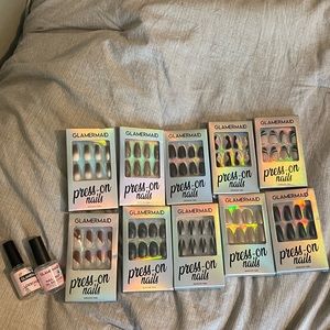 Set of 10 press on nails w/ prep oil remover and debonder